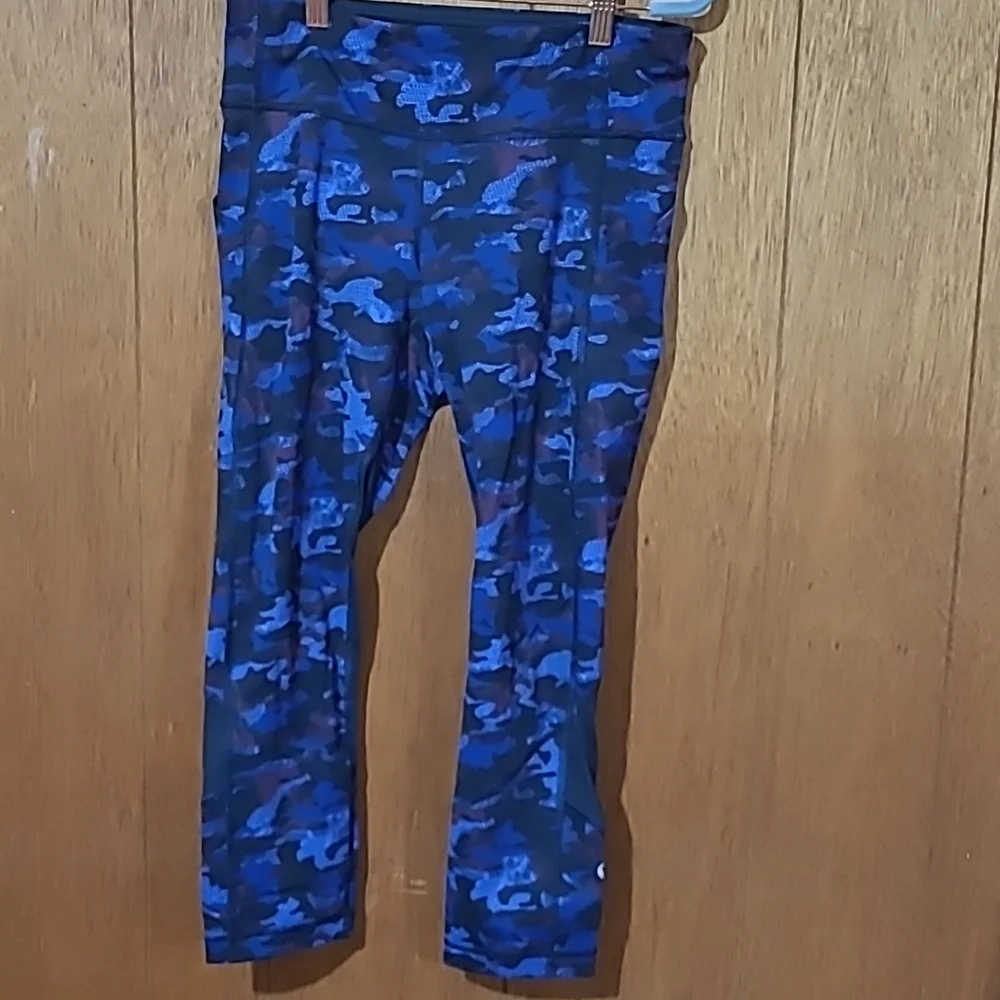 Lululemon camo leggings - Picture 5 of 7